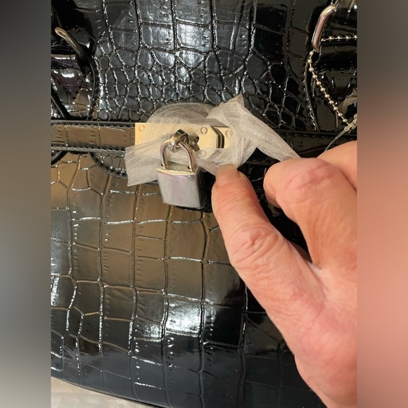 NEW CROCODILE 🐊 LIKE BLACK 
Stunning Handbag 2025 Season - Picture 6 of 11